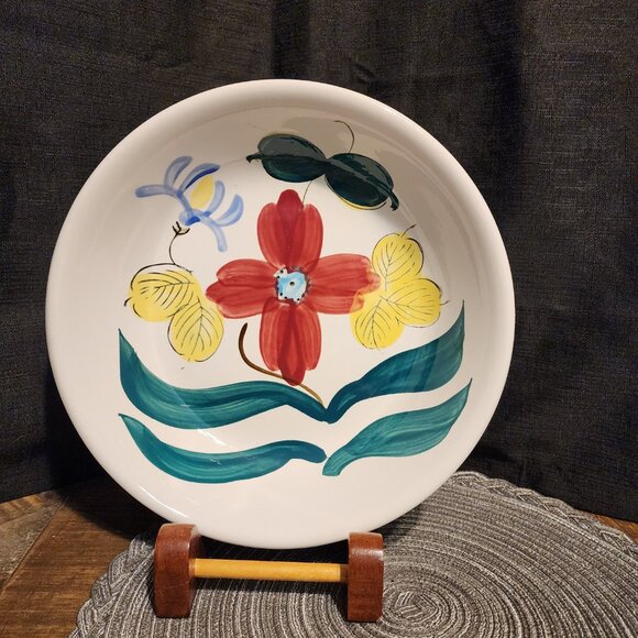 Decorative bowl with floral design. - Picture 1 of 6